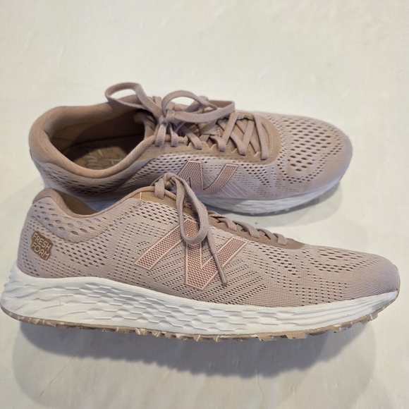 New Balance Shoes - New Balance (WMNS) New Balance Arishi v1 Shoes Size 9.5 B